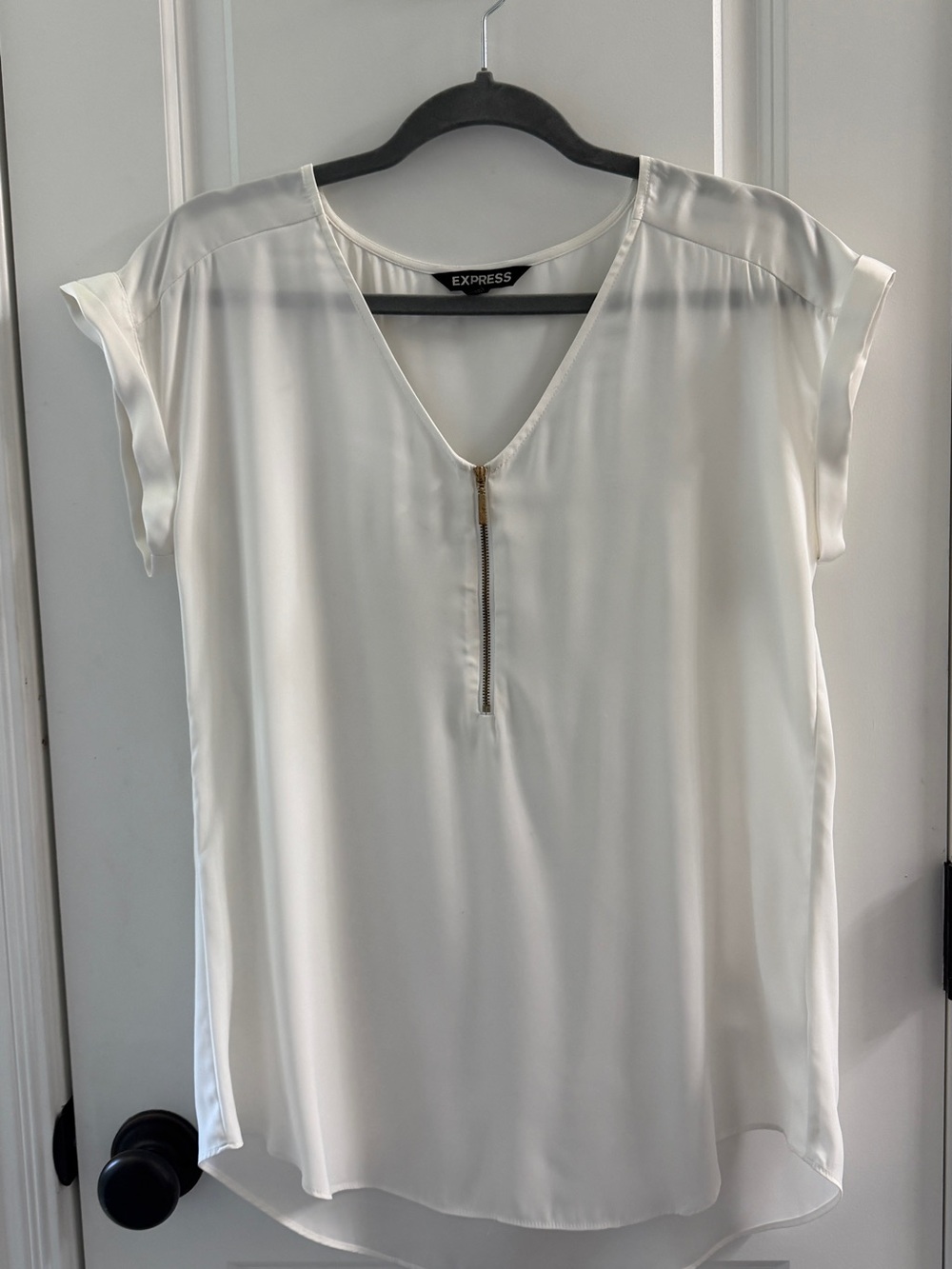 Express Cream V-Neck Short Sleeve Zip Blouse